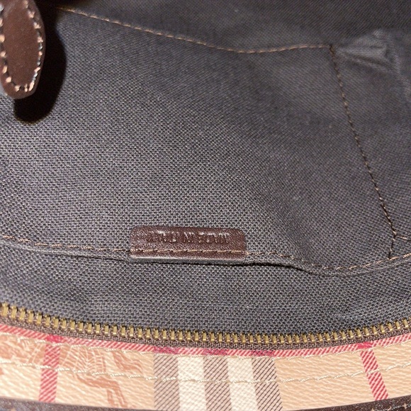 Burberry 100% Authentic tote bag excellent condition - Picture 11 of 17